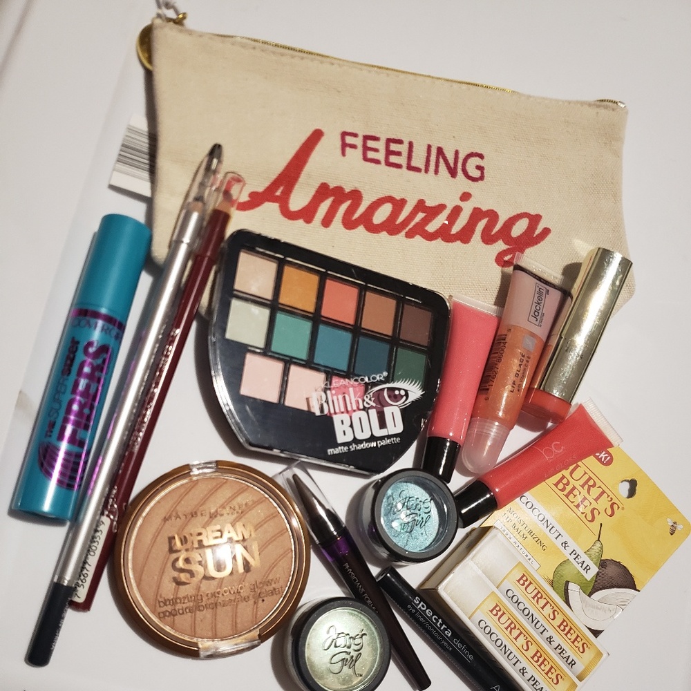 Makeup bundle